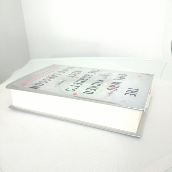 The Girl Who Kicked the Hornet's Nest hardcover - Picture 6 of 6